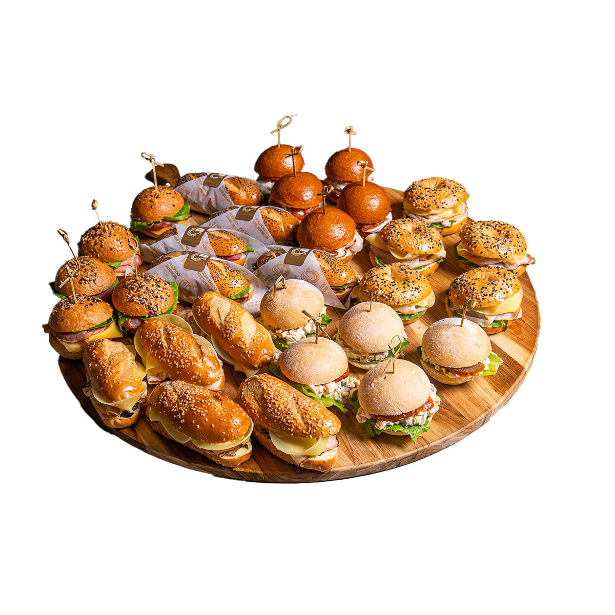 Tabla con 30 bocadillos surtidos: 5 Piamontes, 5 Galia, 5 Dijon, 5 Libanés, 5 Aragón y 5 Catalán. Ideal para reuniones empresariales, celebraciones familiares o cócteles en Bogotá, zona norte.